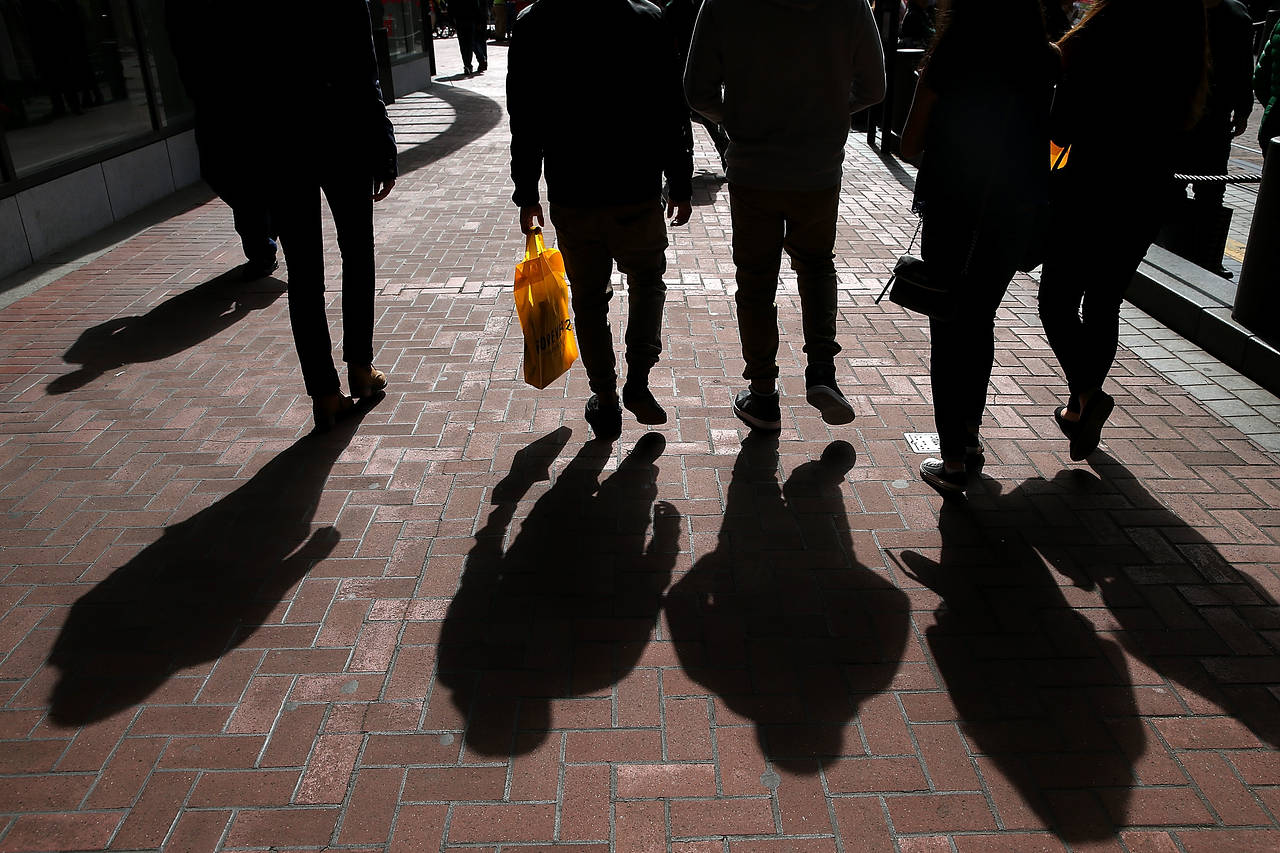 Shifting Consumer Preferences Amidst COVID-19 How News Headlines Are Shaping Consumer Preferences and Spending Habits